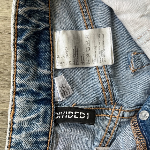 H&M Classic Blue Mom Jeans - Picture 2 of 3